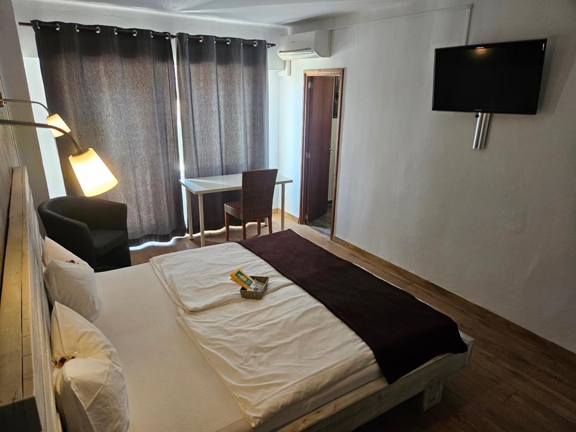 Seven Hostal Cala Millor  Exterior photo